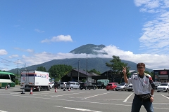 �r���R
